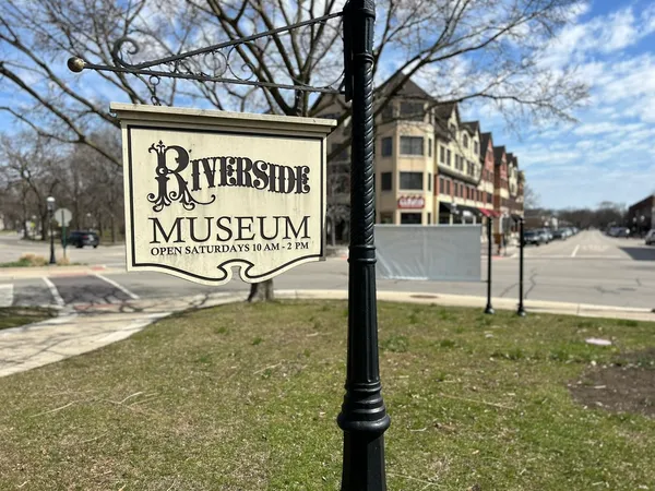 $839,000 | 10 East Burlington Street, Unit 3B, Riverside, IL 60546