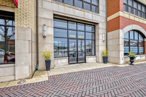 $839,000 | 10 East Burlington Street, Unit 3B, Riverside, IL 60546