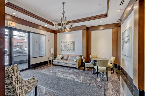 $839,000 | 10 East Burlington Street, Unit 3B, Riverside, IL 60546