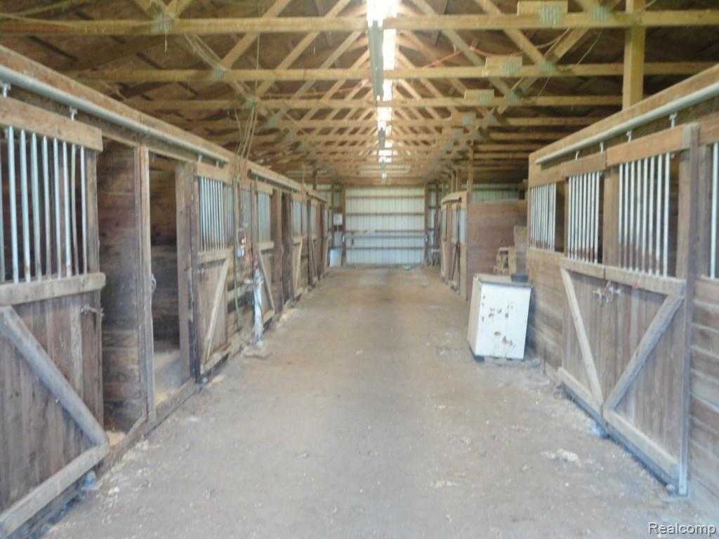 10385 Sharp Road Swartz Creek, MI 48473 - Photo 6 of 29 042.jpg