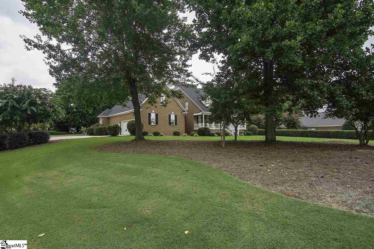 110 Lakewinds Boulevard Inman, SC 29349 - Photo 2 of 36