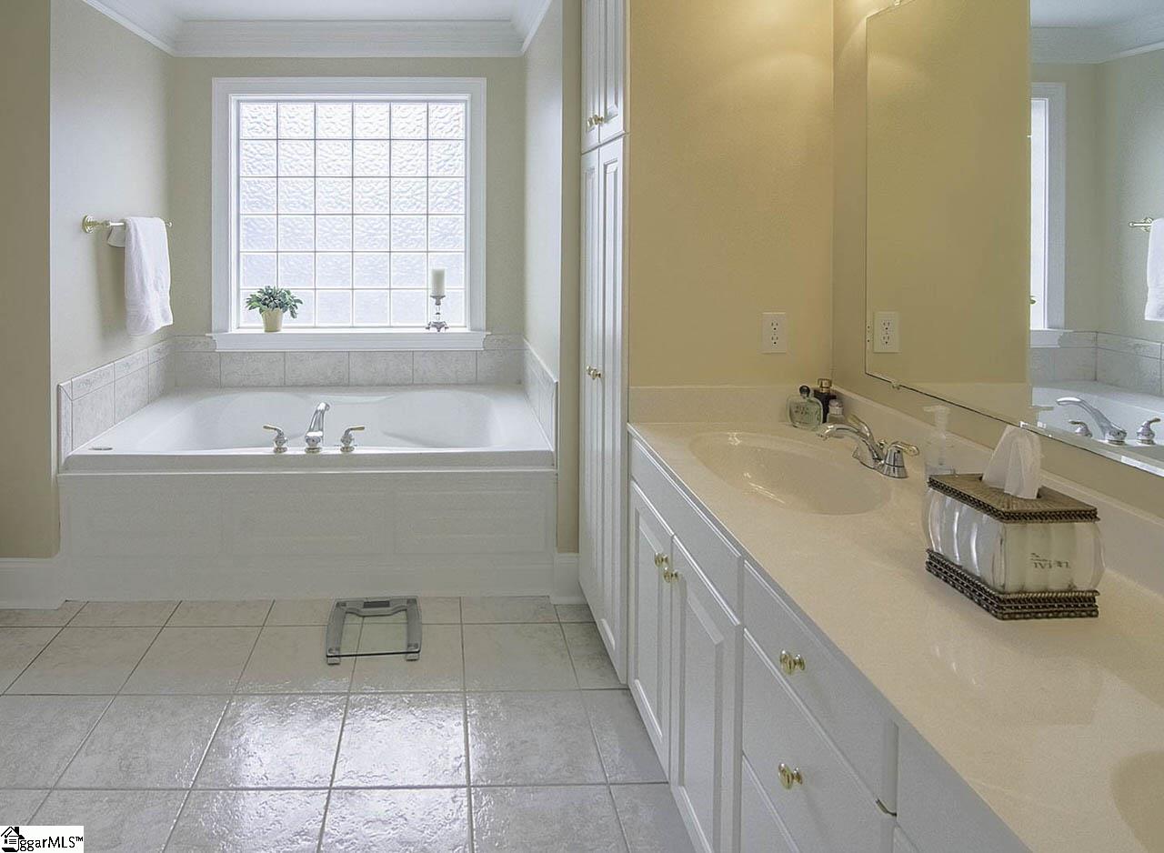 110 Lakewinds Boulevard Inman, SC 29349 - Photo 25 of 36