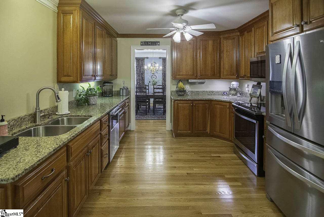 110 Lakewinds Boulevard Inman, SC 29349 - Photo 4 of 36