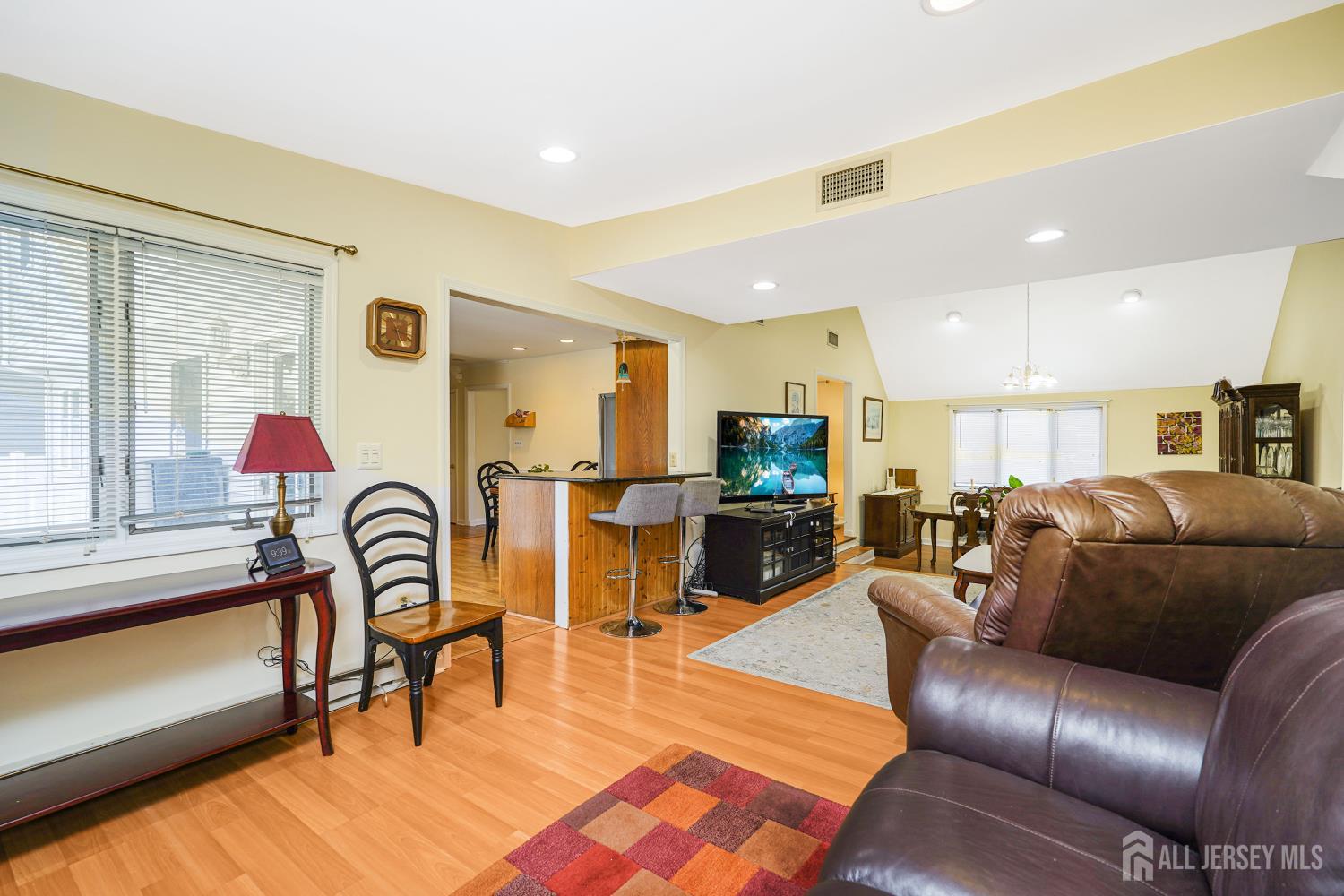 38 Longfellow Drive Colonia, NJ 07067 - Photo 11 of 31