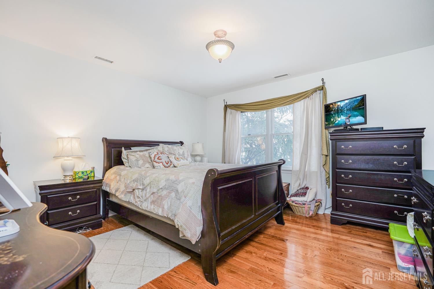 38 Longfellow Drive Colonia, NJ 07067 - Photo 17 of 31