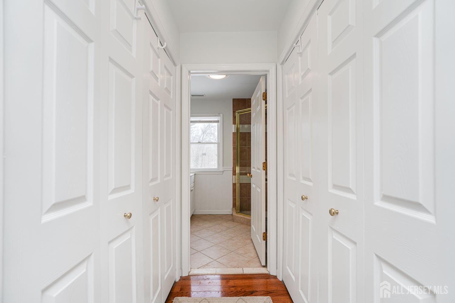 38 Longfellow Drive Colonia, NJ 07067 - Photo 19 of 31