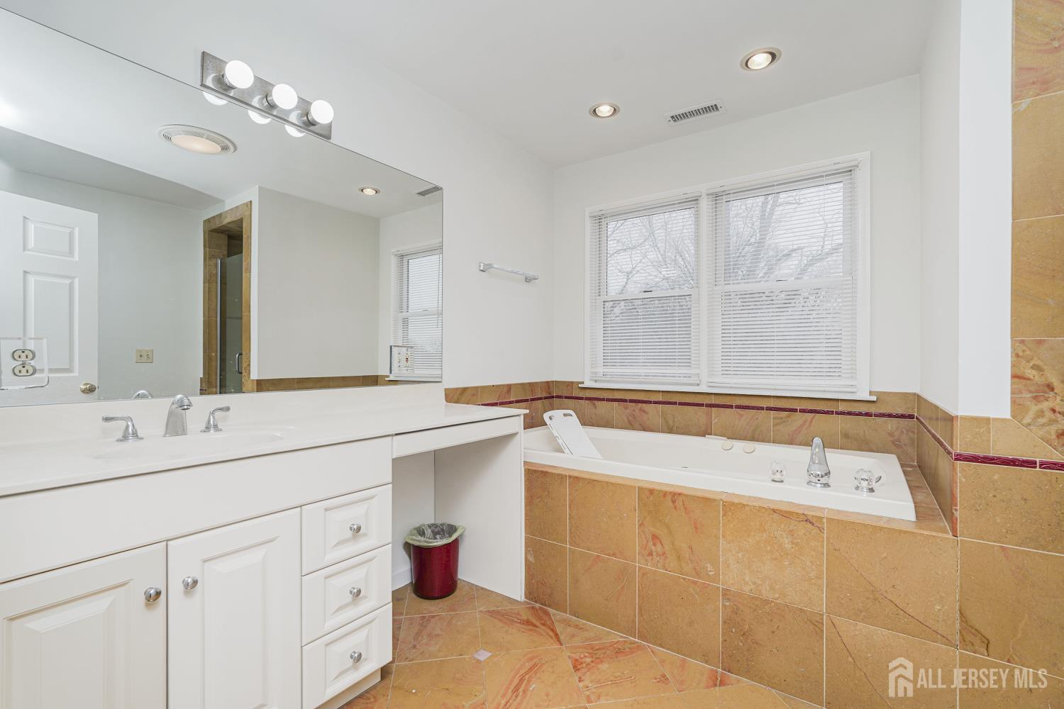 38 Longfellow Drive Colonia, NJ 07067 - Photo 22 of 31