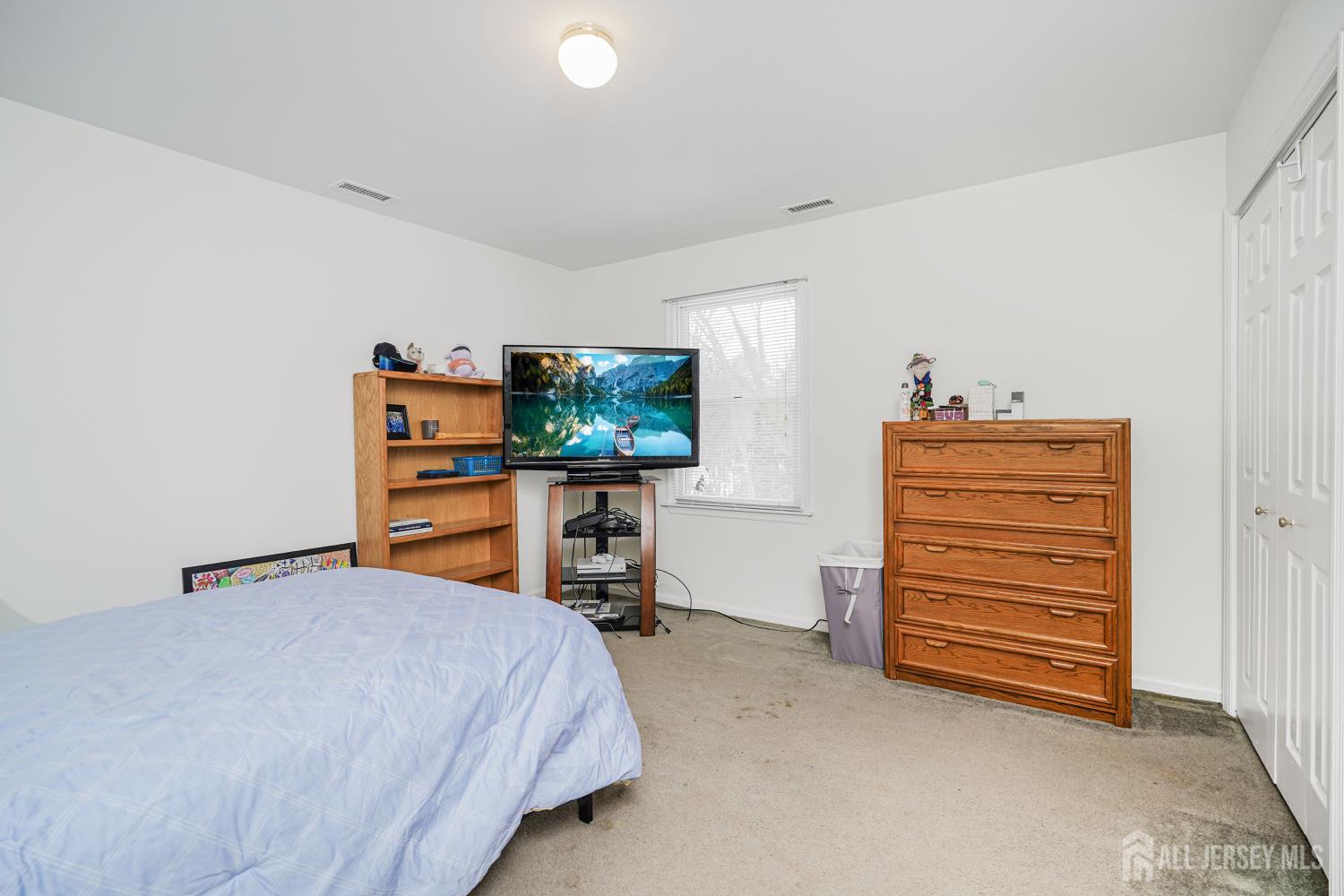 38 Longfellow Drive Colonia, NJ 07067 - Photo 24 of 31