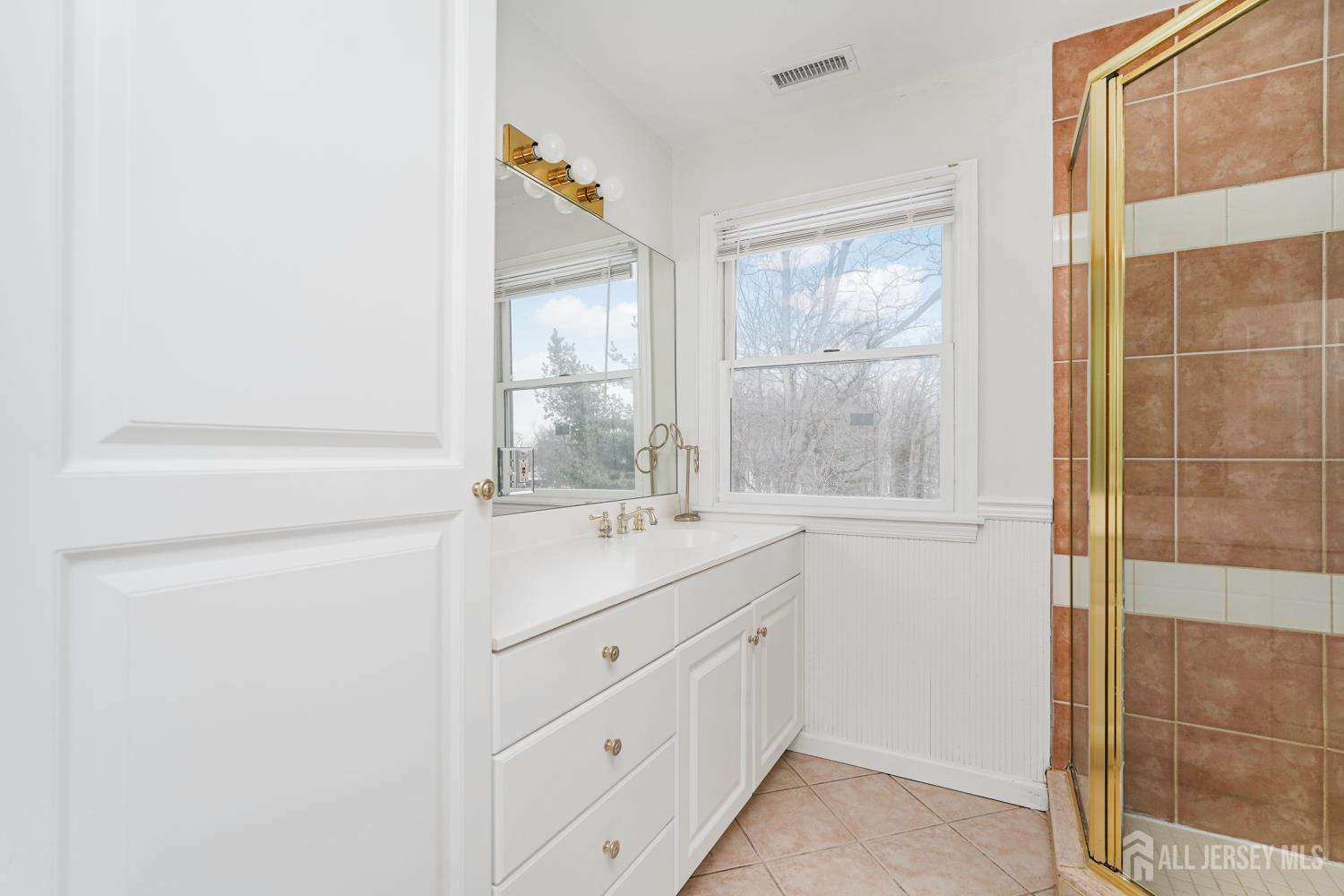 38 Longfellow Drive Colonia, NJ 07067 - Photo 25 of 31