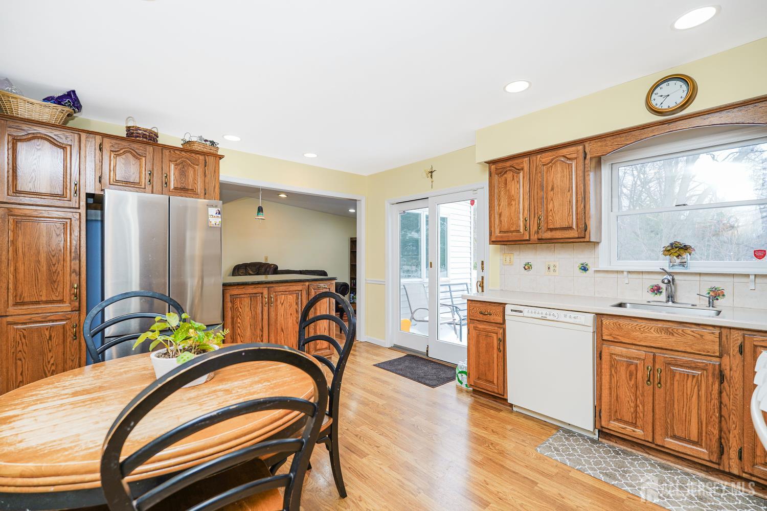 38 Longfellow Drive Colonia, NJ 07067 - Photo 6 of 31