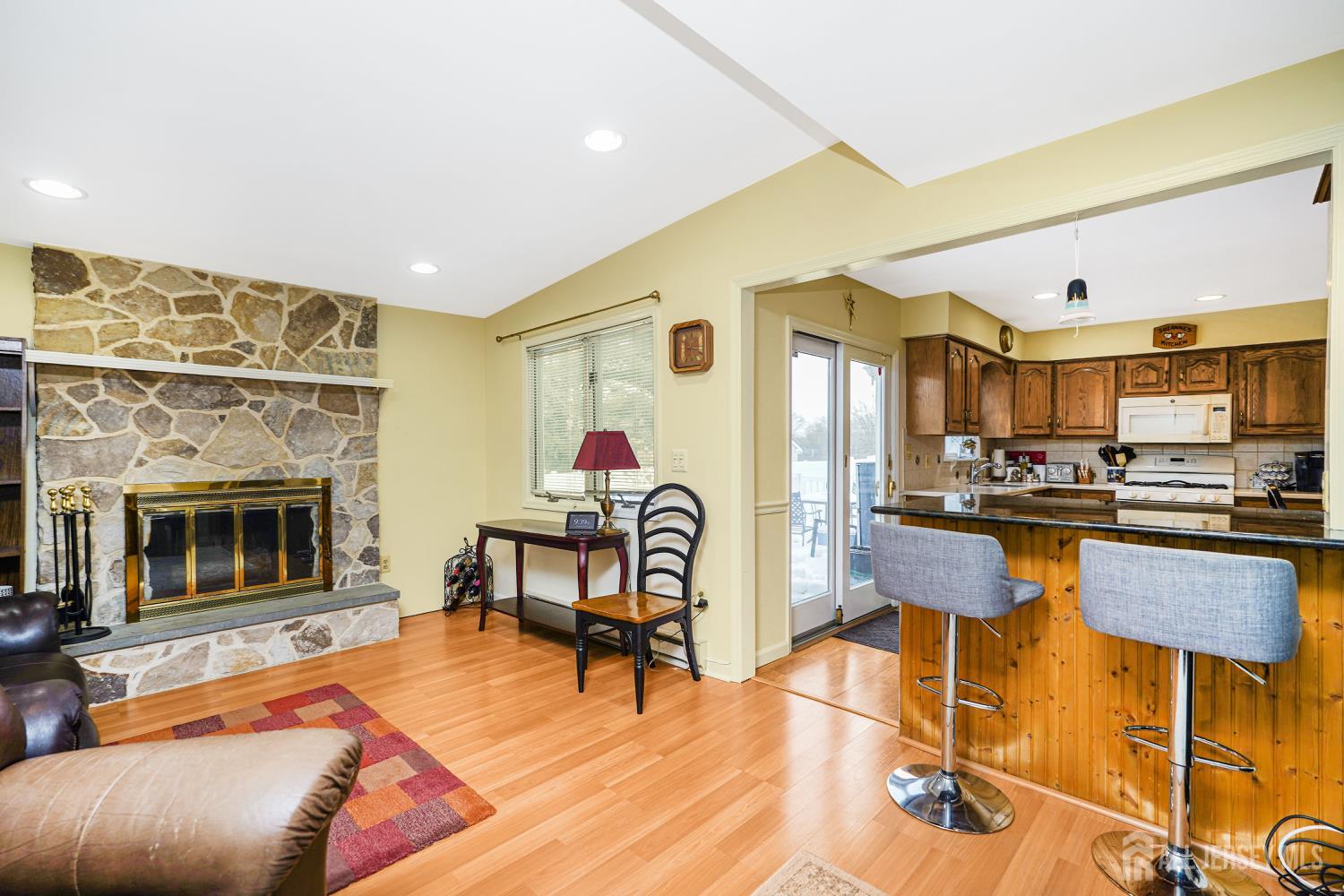 38 Longfellow Drive Colonia, NJ 07067 - Photo 7 of 31