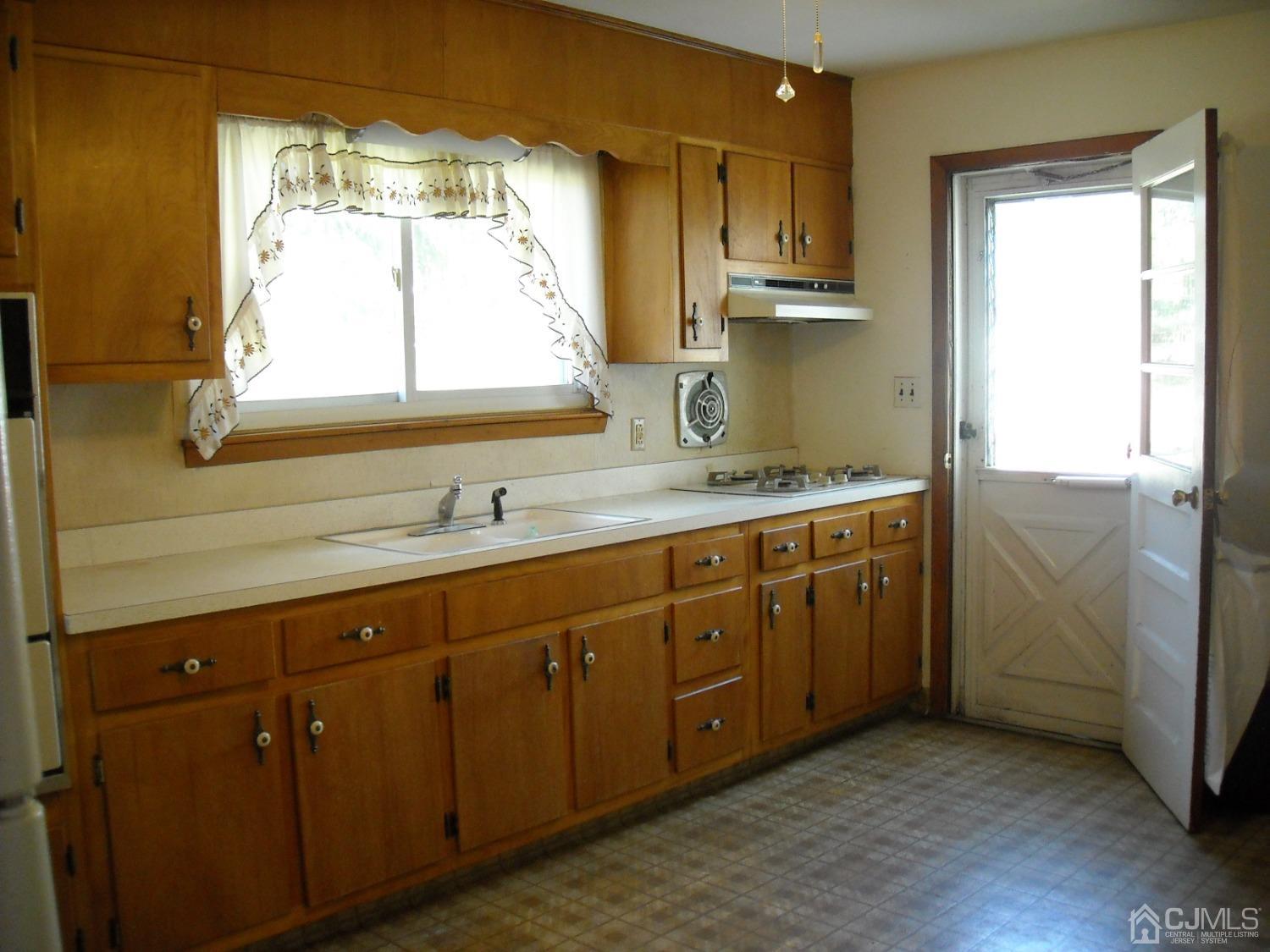 19 Elmont Road Hamilton, NJ 08610 - Photo 21 of 38 Gallery Image 21