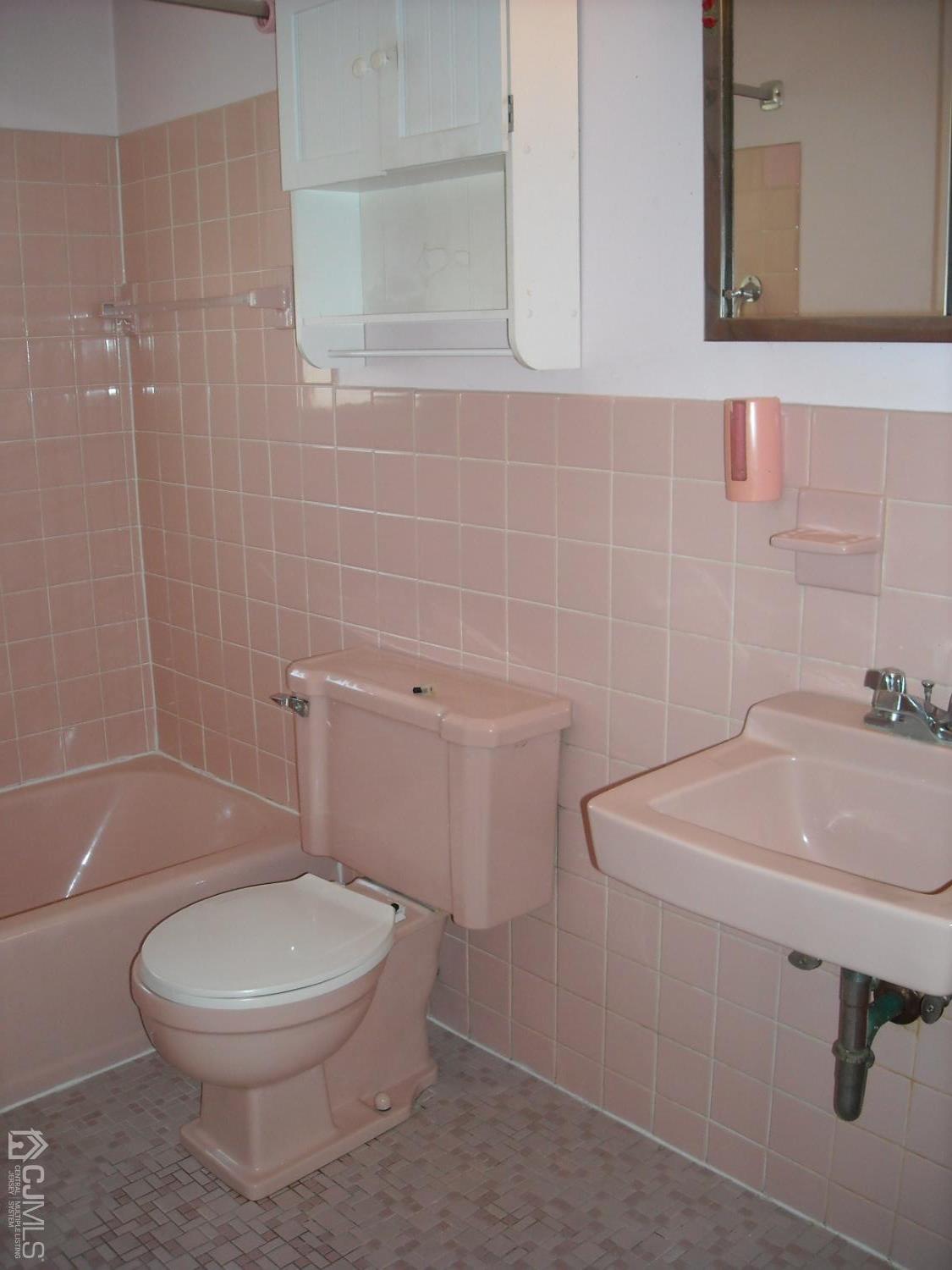 19 Elmont Road Hamilton, NJ 08610 - Photo 23 of 38 Gallery Image 23