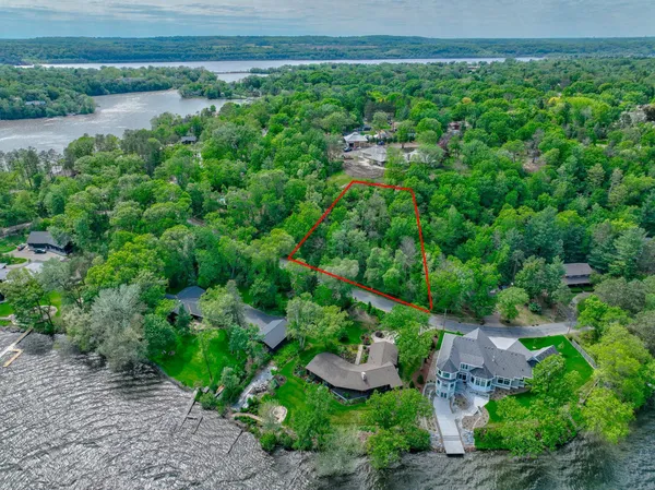 $180,000 | 1205 Riverside Drive North, Hudson, WI 54016