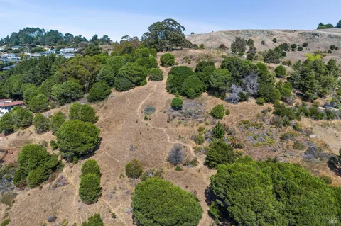 $8,000,000 | 138-142 Rock Hill Drive, Tiburon, CA 94920