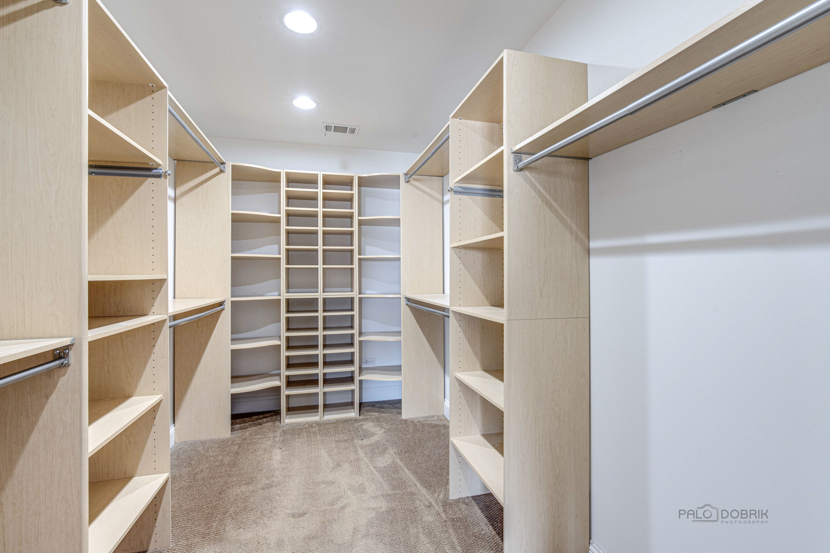 511 Alexander Boulevard Elmhurst, IL 60126 - Photo 26 of 38 a view of an empty walk in closet