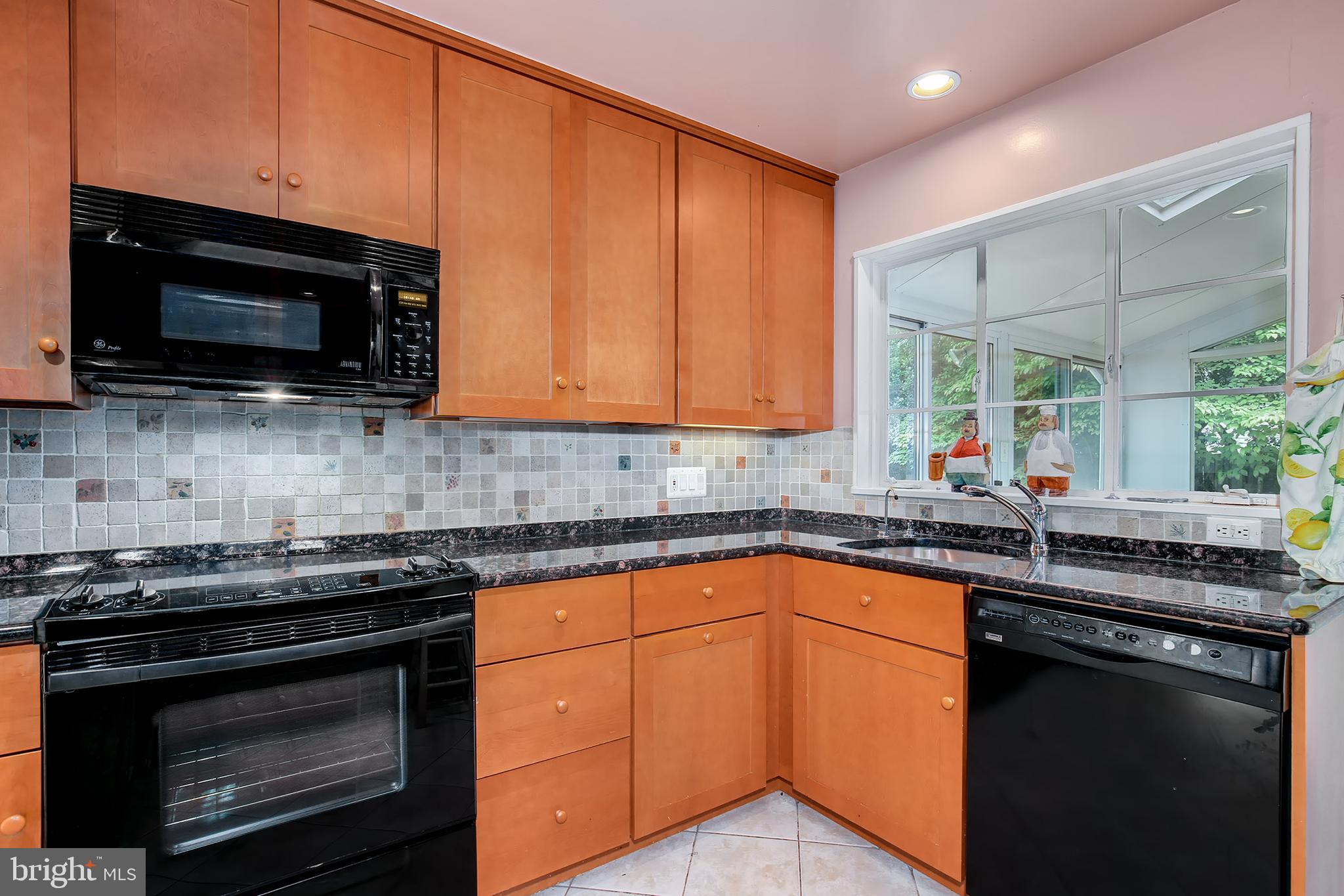 8614 Rayburn Road Bethesda, MD 20817 - Photo 24 of 38