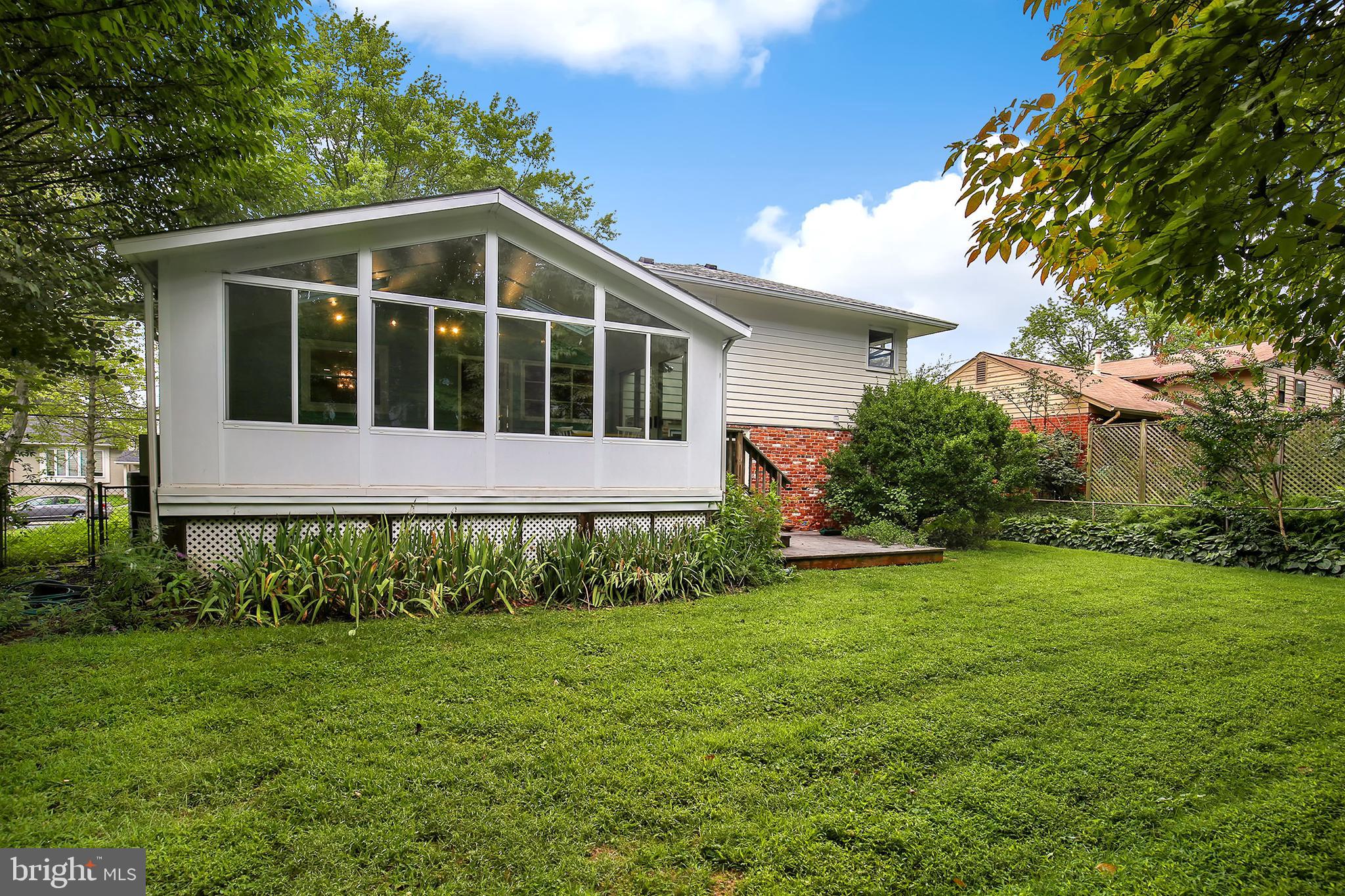 8614 Rayburn Road Bethesda, MD 20817 - Photo 30 of 38