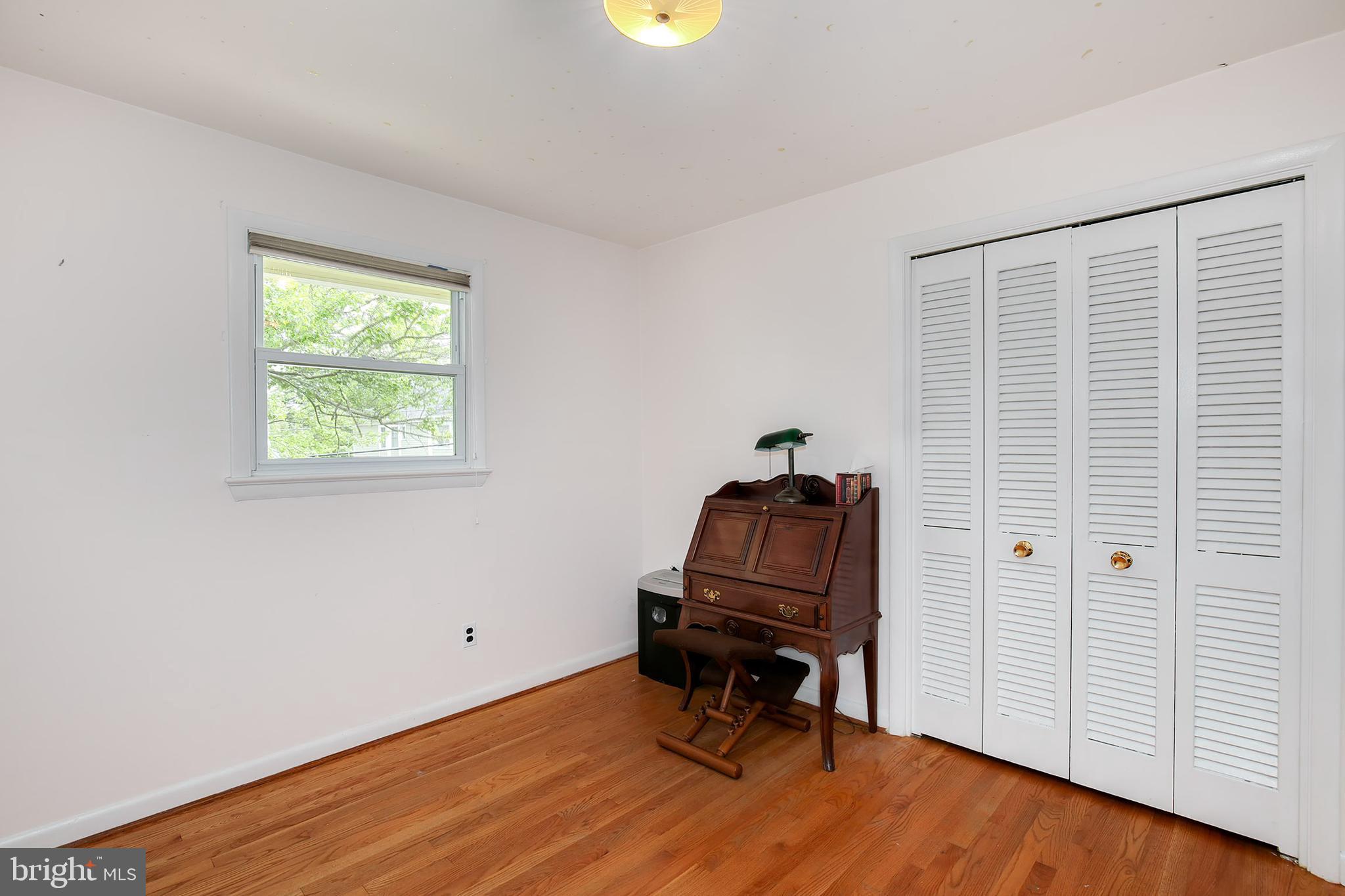 8614 Rayburn Road Bethesda, MD 20817 - Photo 4 of 38