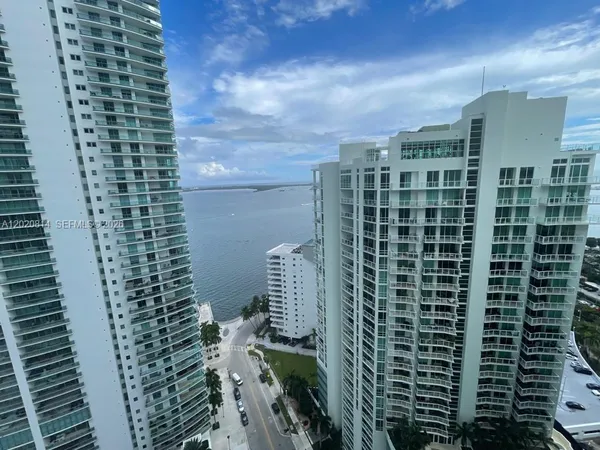 $3,600 | 1300 Brickell Bay Drive, Unit 1805, Miami, FL 33131