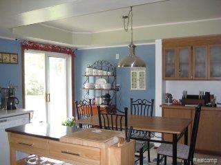 180 Ruppert Street Commerce Township, MI 48382 - Photo 9 of 13 Dining Area
