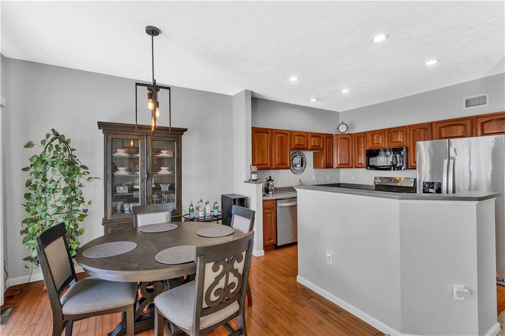 112 Southern Valley Court Mars, PA 16046 - Photo 12 of 35