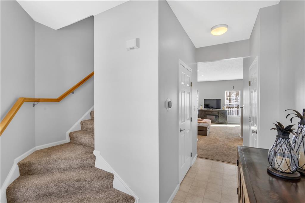 112 Southern Valley Court Mars, PA 16046 - Photo 6 of 35