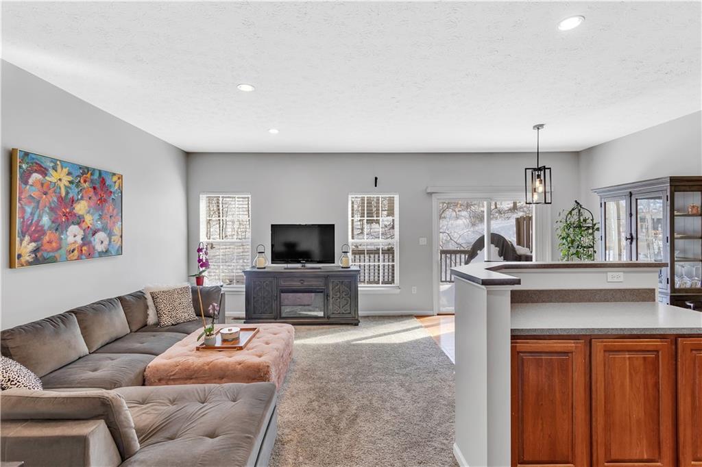 112 Southern Valley Court Mars, PA 16046 - Photo 7 of 35