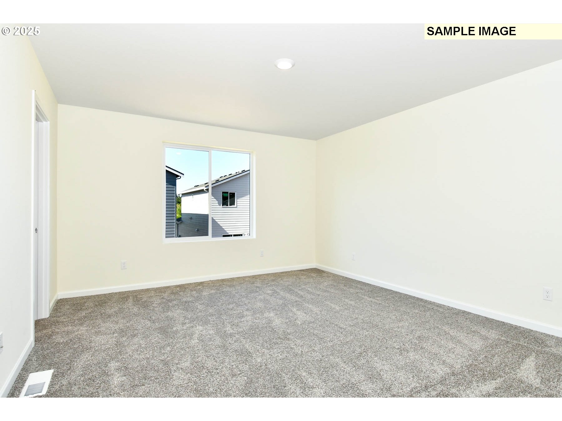 3982 Southwest Duniway Lane Gresham, OR 97080 - Photo 3 of 15 a view of an empty room