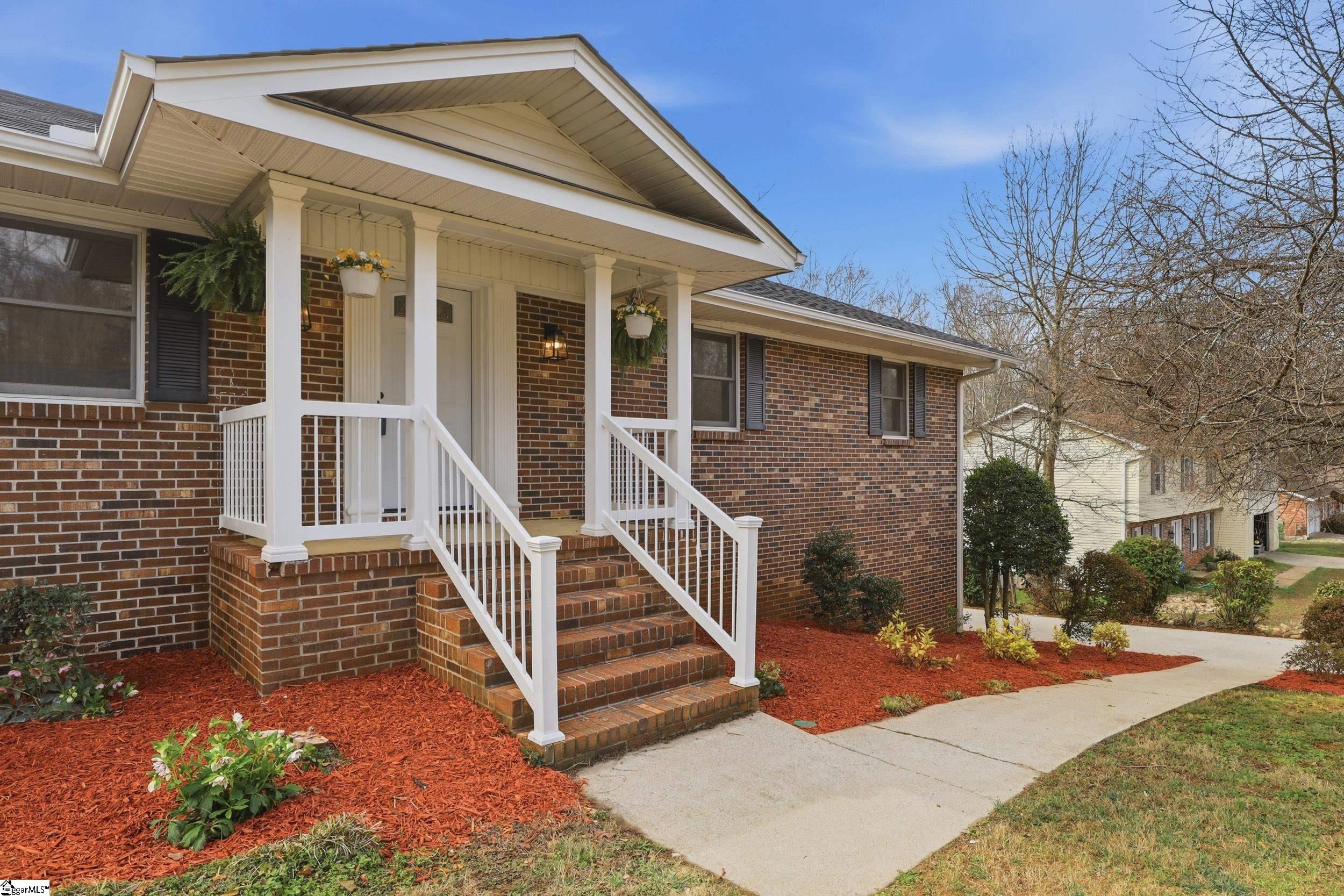 107 Gail Drive Mauldin, SC 29662 - Photo 1 of 32