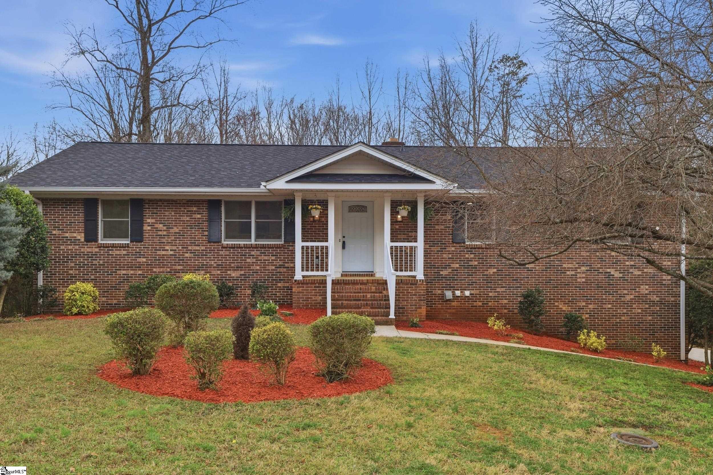 107 Gail Drive Mauldin, SC 29662 - Photo 2 of 32