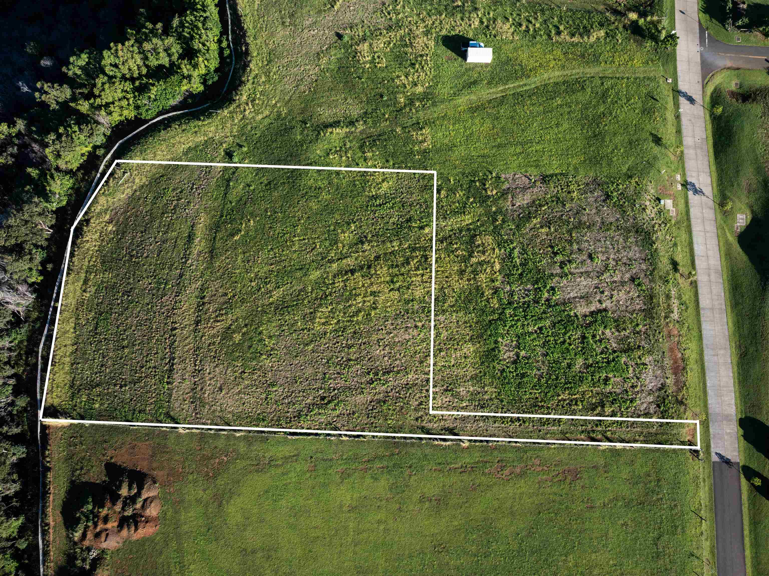 1022 Auwaha Place, Unit A Haiku, HI 96708 - Photo 8 of 26 a bathroom with a shower and a bath tub