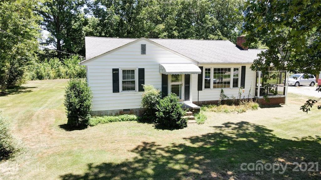 318 Mariposa Road Stanley, NC 28164 - Photo 2 of 18 Gallery Image 2