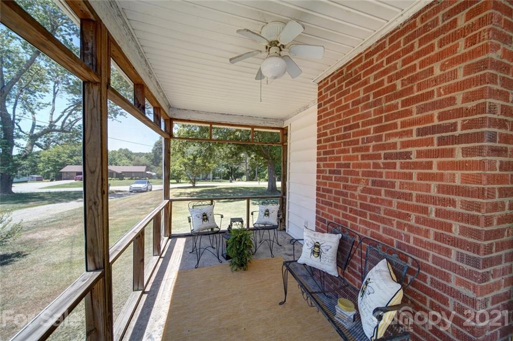 318 Mariposa Road Stanley, NC 28164 - Photo 3 of 18 Gallery Image 3