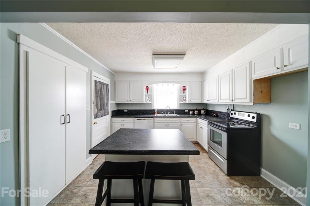 318 Mariposa Road Stanley, NC 28164 - Photo 5 of 18 Gallery Image 5