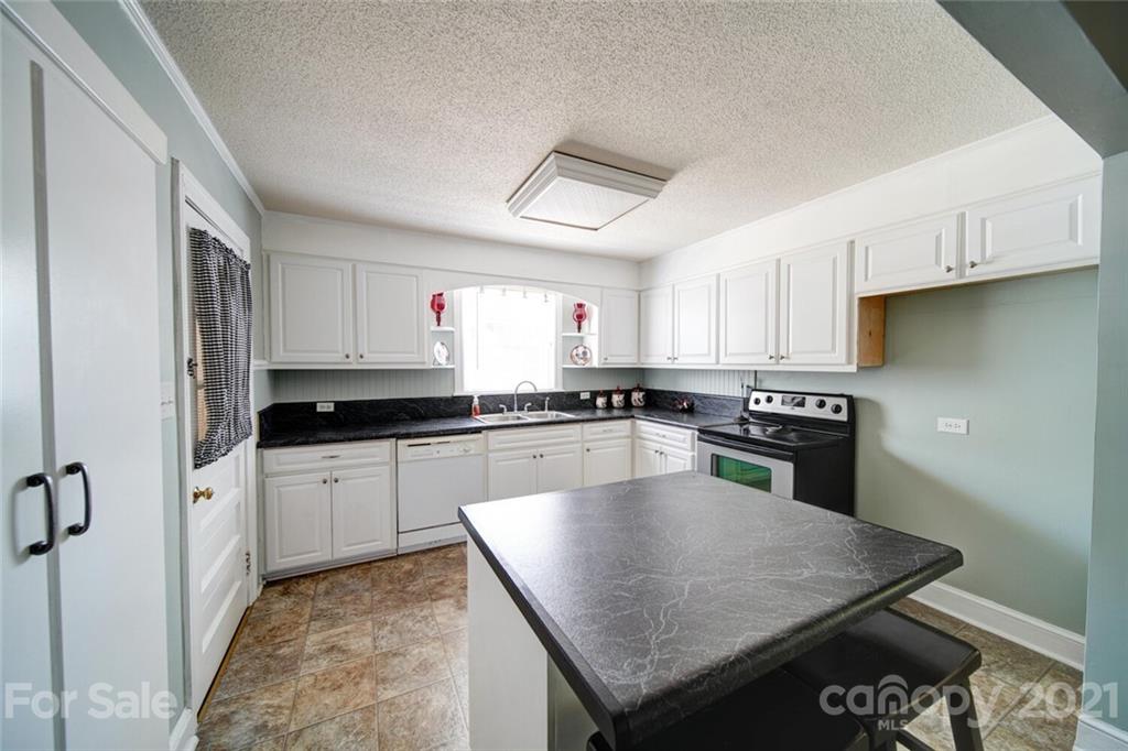 318 Mariposa Road Stanley, NC 28164 - Photo 8 of 18 Gallery Image 8