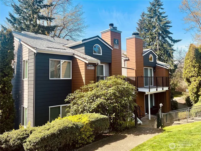 $250,000 | 2609 South 272nd Street, Unit 33, Kent, WA 98032