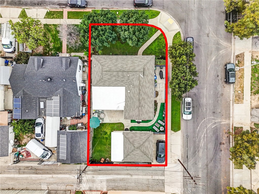 7758 Chimineas Avenue Reseda, CA 91335 - Photo 34 of 35 an aerial view of multiple house