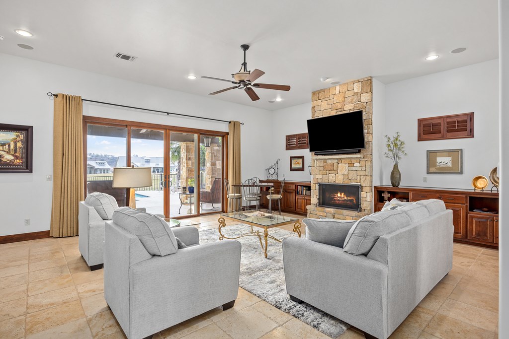 2065 Toscano Way Kerrville, TX 78028 - Photo 11 of 39