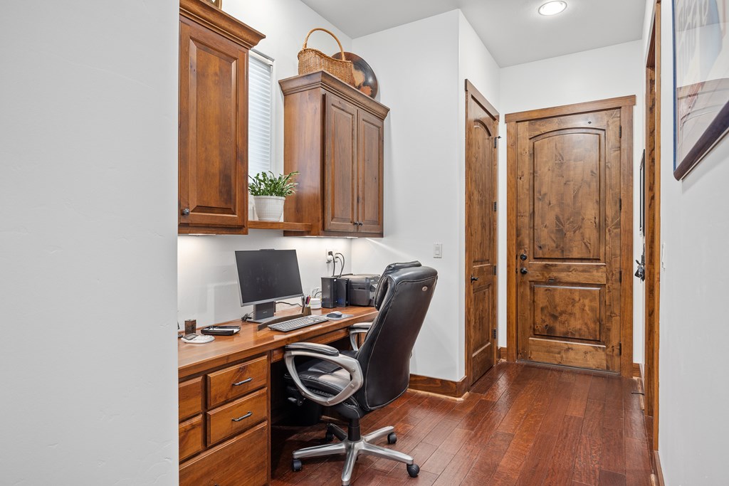 2065 Toscano Way Kerrville, TX 78028 - Photo 17 of 39 Office Area