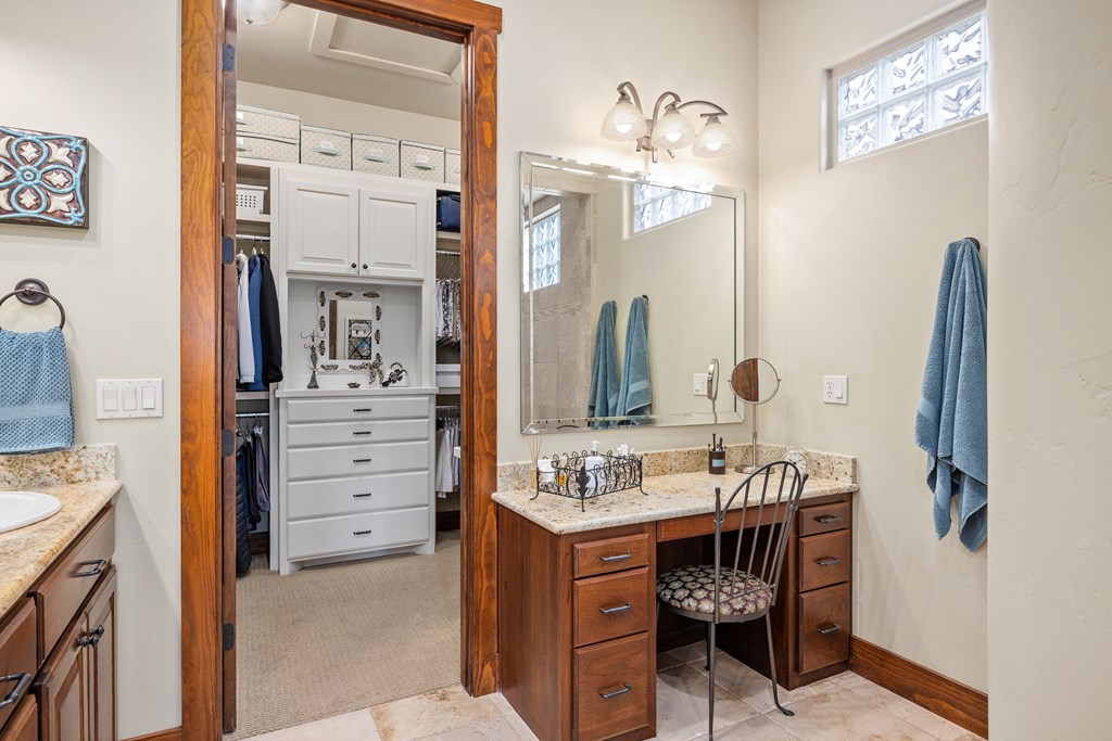 2065 Toscano Way Kerrville, TX 78028 - Photo 21 of 39