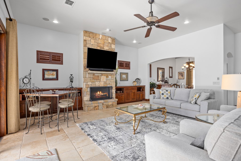 2065 Toscano Way Kerrville, TX 78028 - Photo 8 of 39