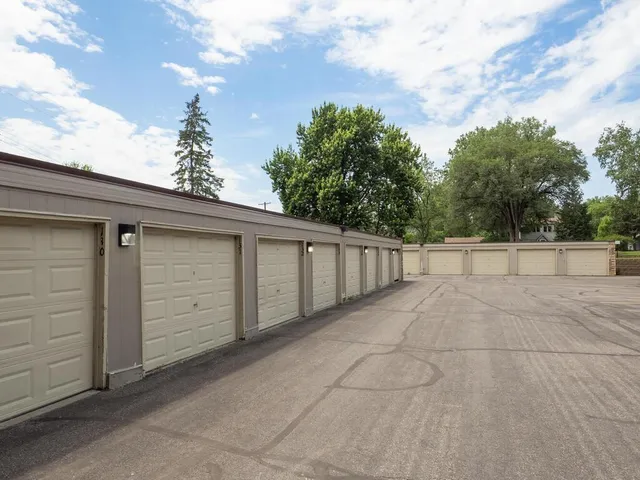 $110,000 | 4600 Cedar Lake Road South, Unit 6, Minneapolis, MN 55416