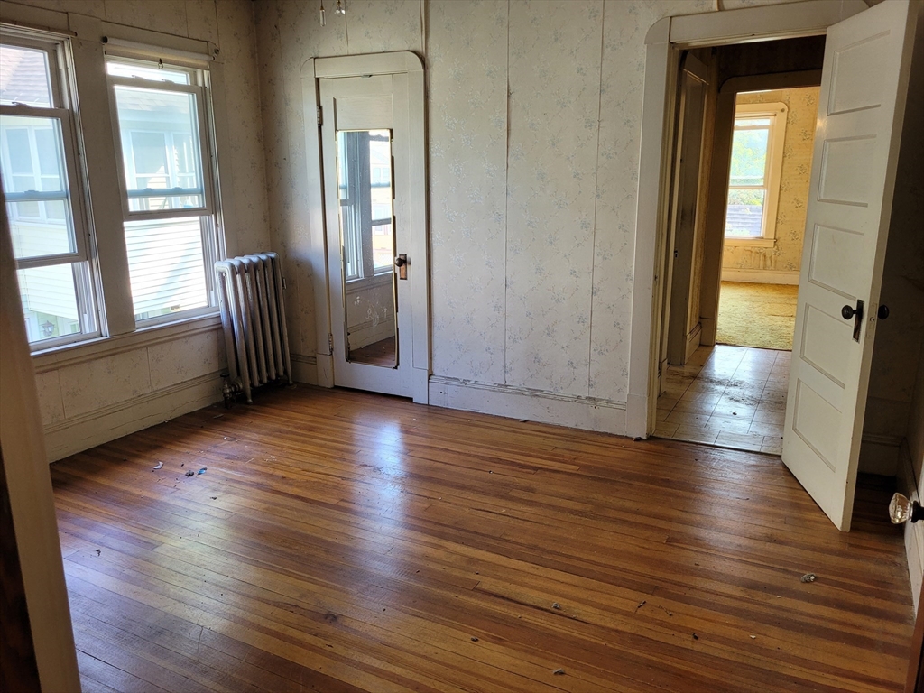 39-41 Lyndale Street Springfield, MA 01108 - Photo 3 of 11 Gallery Image 3