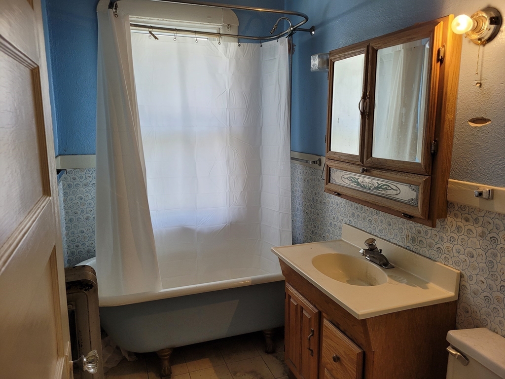 39-41 Lyndale Street Springfield, MA 01108 - Photo 6 of 11 Gallery Image 6