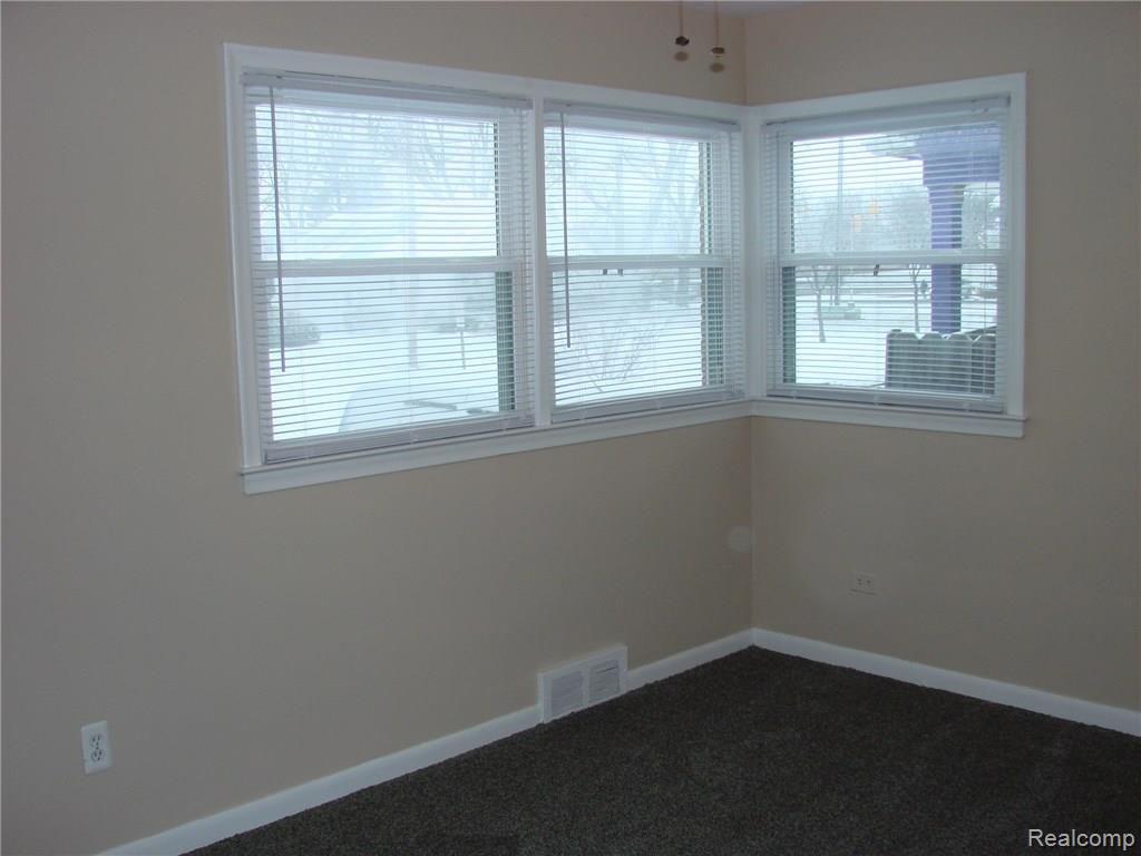 24720 Ridgedale Street Oak Park, MI 48237 - Photo 19 of 31