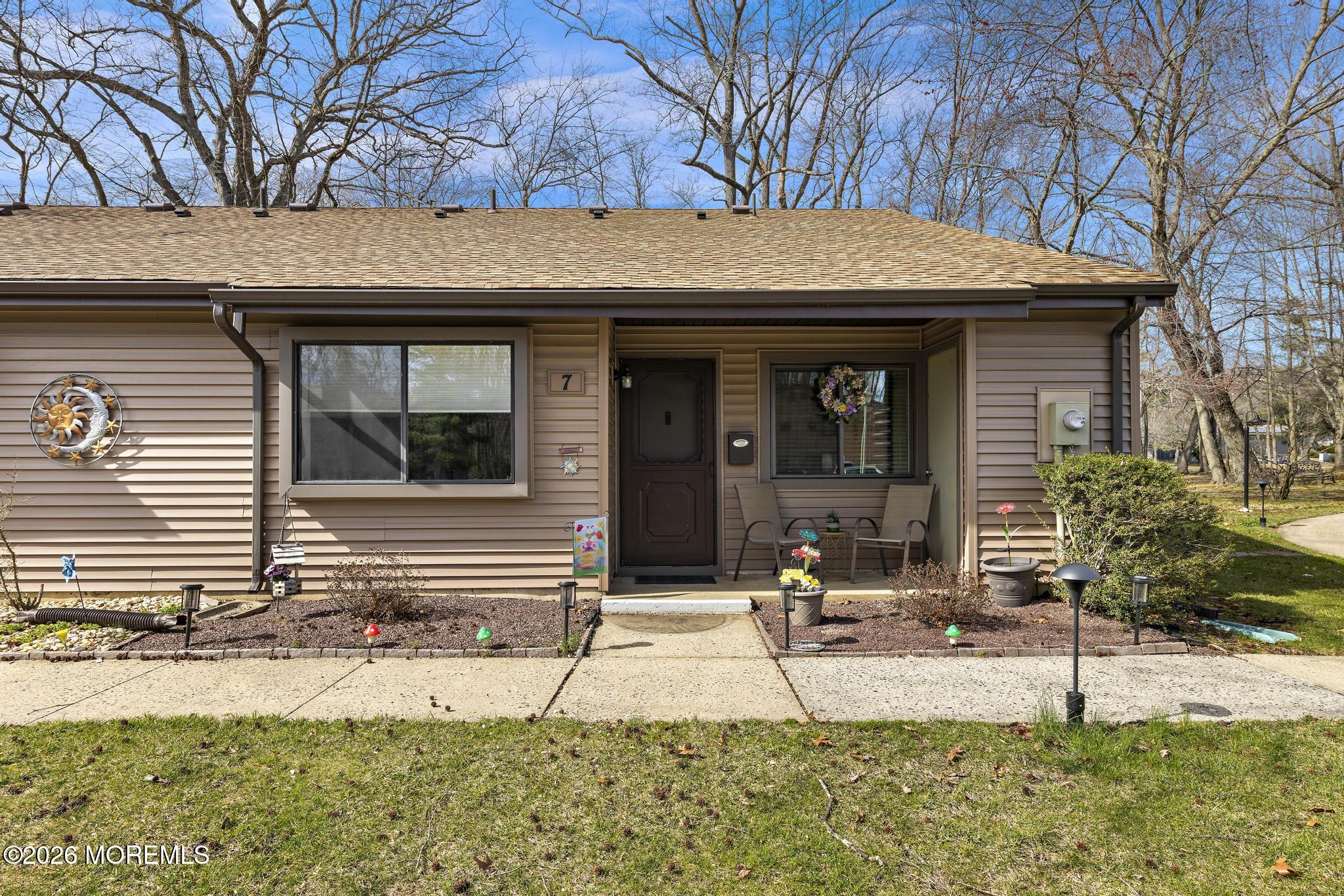 7 Manchester Court Red Bank, NJ 07701 - Photo 2 of 34 7 Manchester Ct (6)