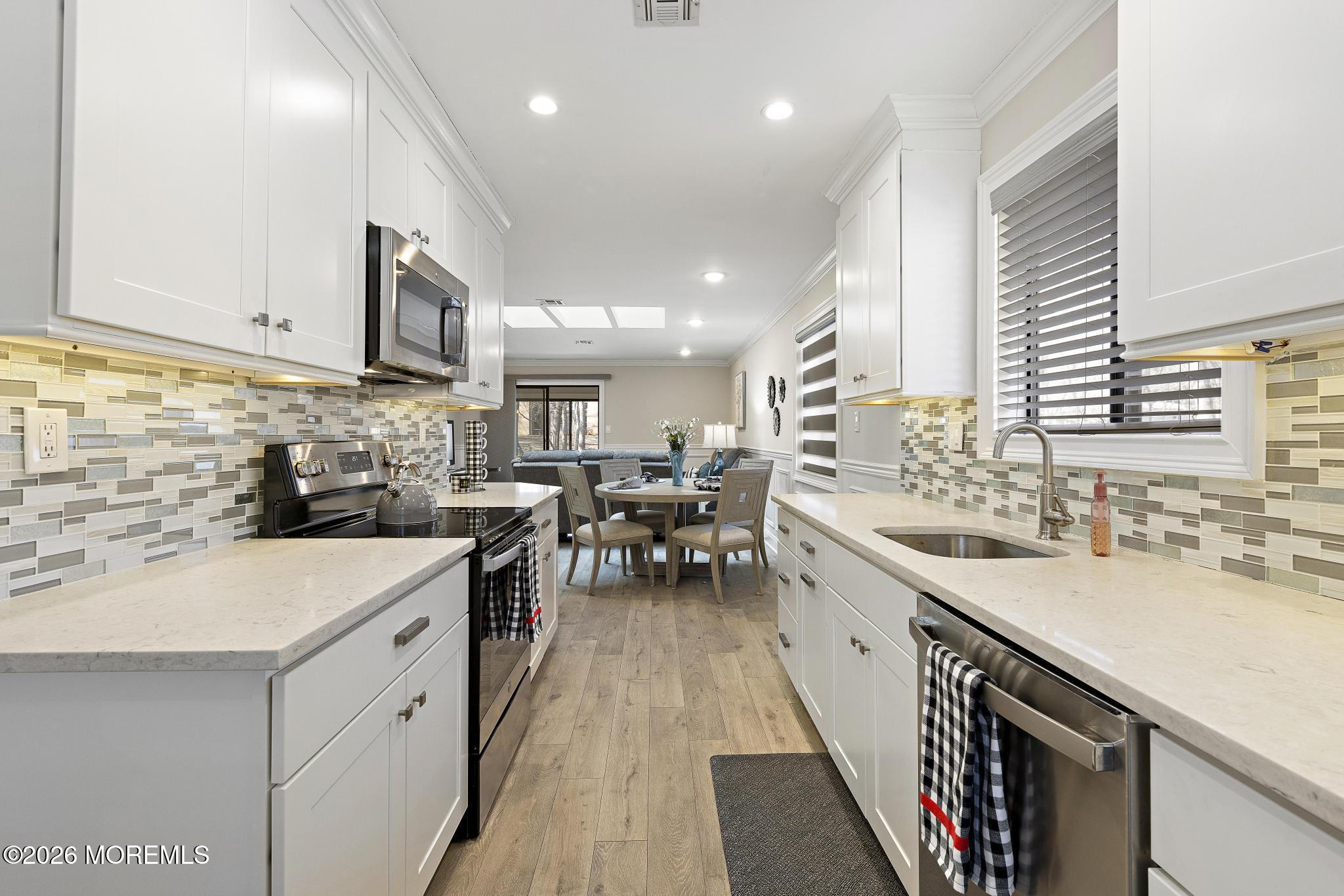 7 Manchester Court Red Bank, NJ 07701 - Photo 7 of 34 7 Manchester Ct (18)