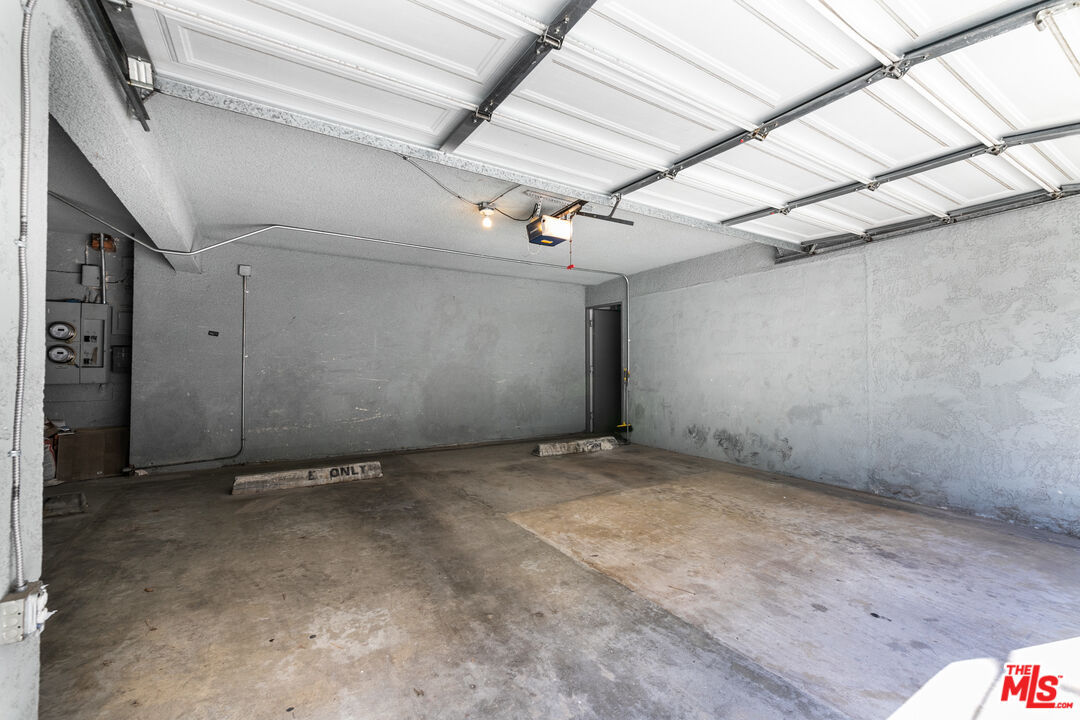 14 Reef Street, Unit 3 Marina del Rey, CA 90292 - Photo 14 of 17 Gallery Image 14