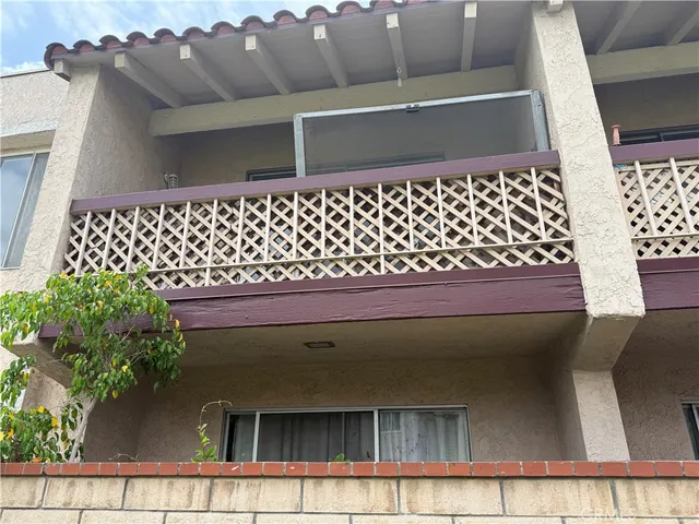 $504,000 | 700 West La Veta Avenue, Unit E4, Orange, CA 92868